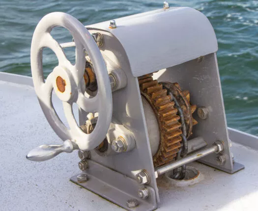 réparation pièce métallique bateau