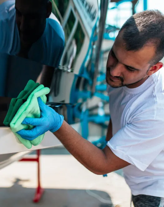 réparation coque bateau plastique